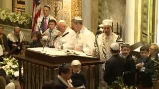 Yom Kippur Finale  Cantor Azi Schwartz at Park Avenue Synagogue 2014 [upl. by Eniamret]