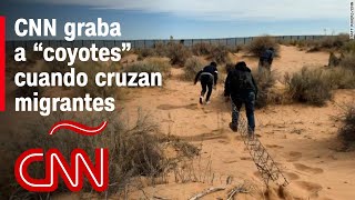 Así cruzan los quotcoyotesquot a personas en la frontera CNN graba operación de tráfico de inmigrantes [upl. by Lyrad545]